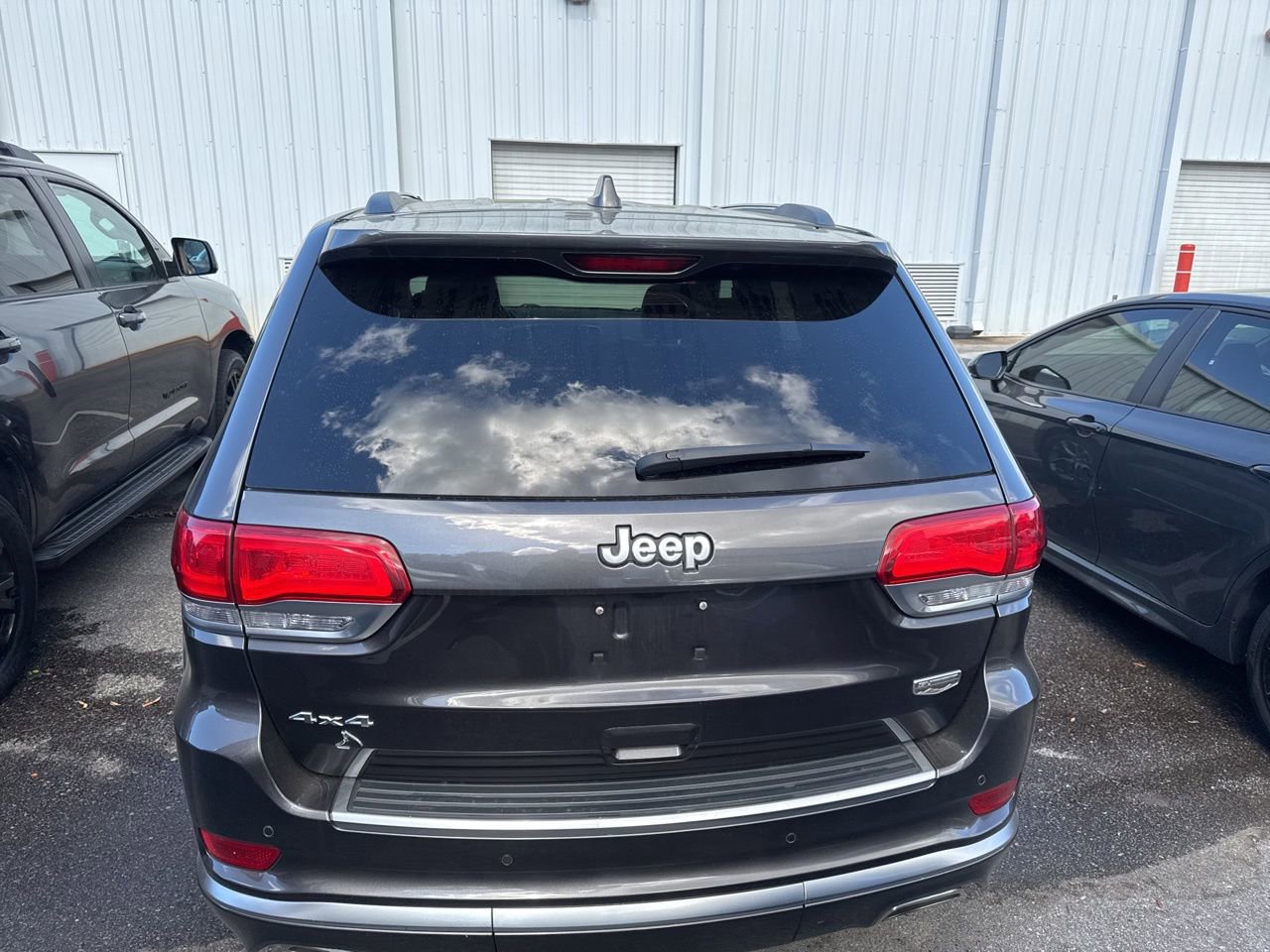 Used 2020 Jeep Grand Cherokee Summit image 8