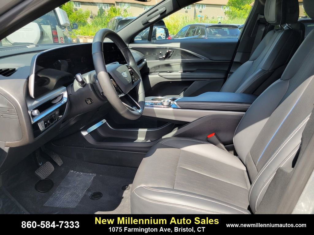 Used 2024 Cadillac Lyriq Luxury w/ LPO, Floor Liner Package image 19