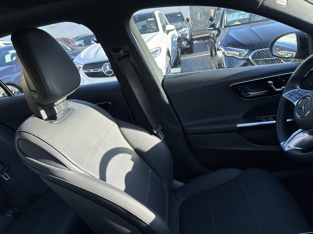 Used 2025 Mercedes-Benz C 300 Sedan image 11