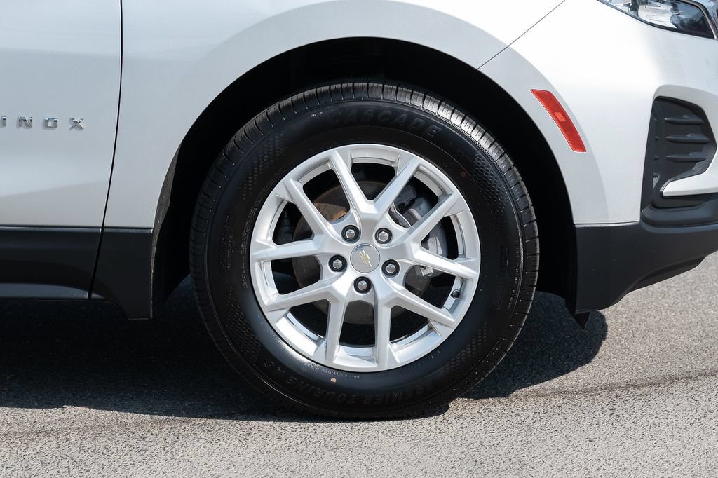 Used 2022 Chevrolet Equinox LS AWD/4WD image 11