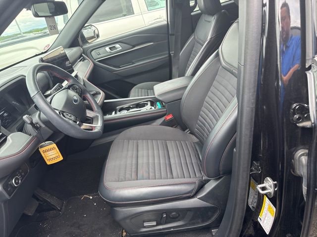 Used 2025 Ford Explorer ST-Line w/ Premium Package AWD/4WD image 7