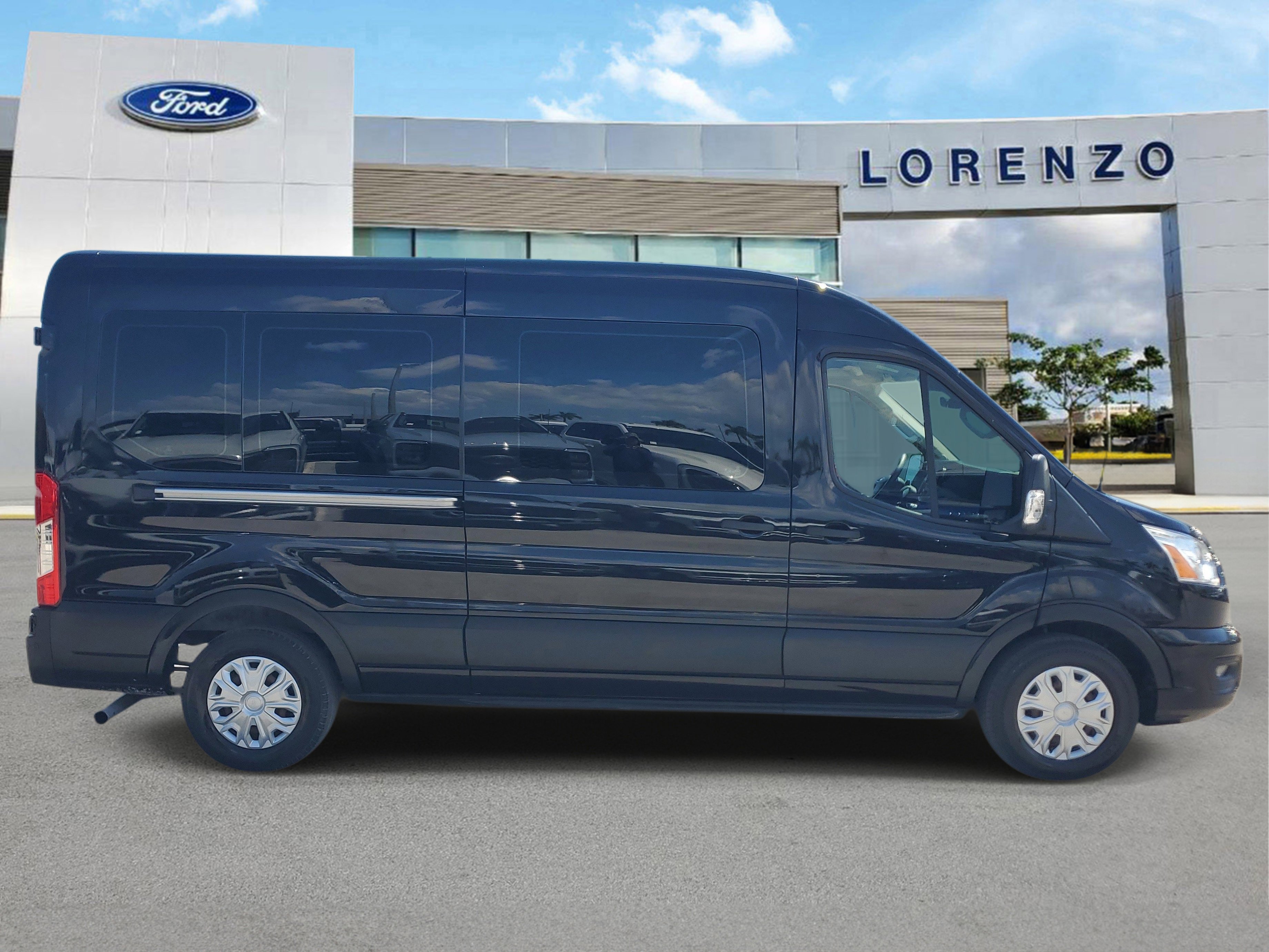 Used 2021 Ford Transit 350 XLT image 4