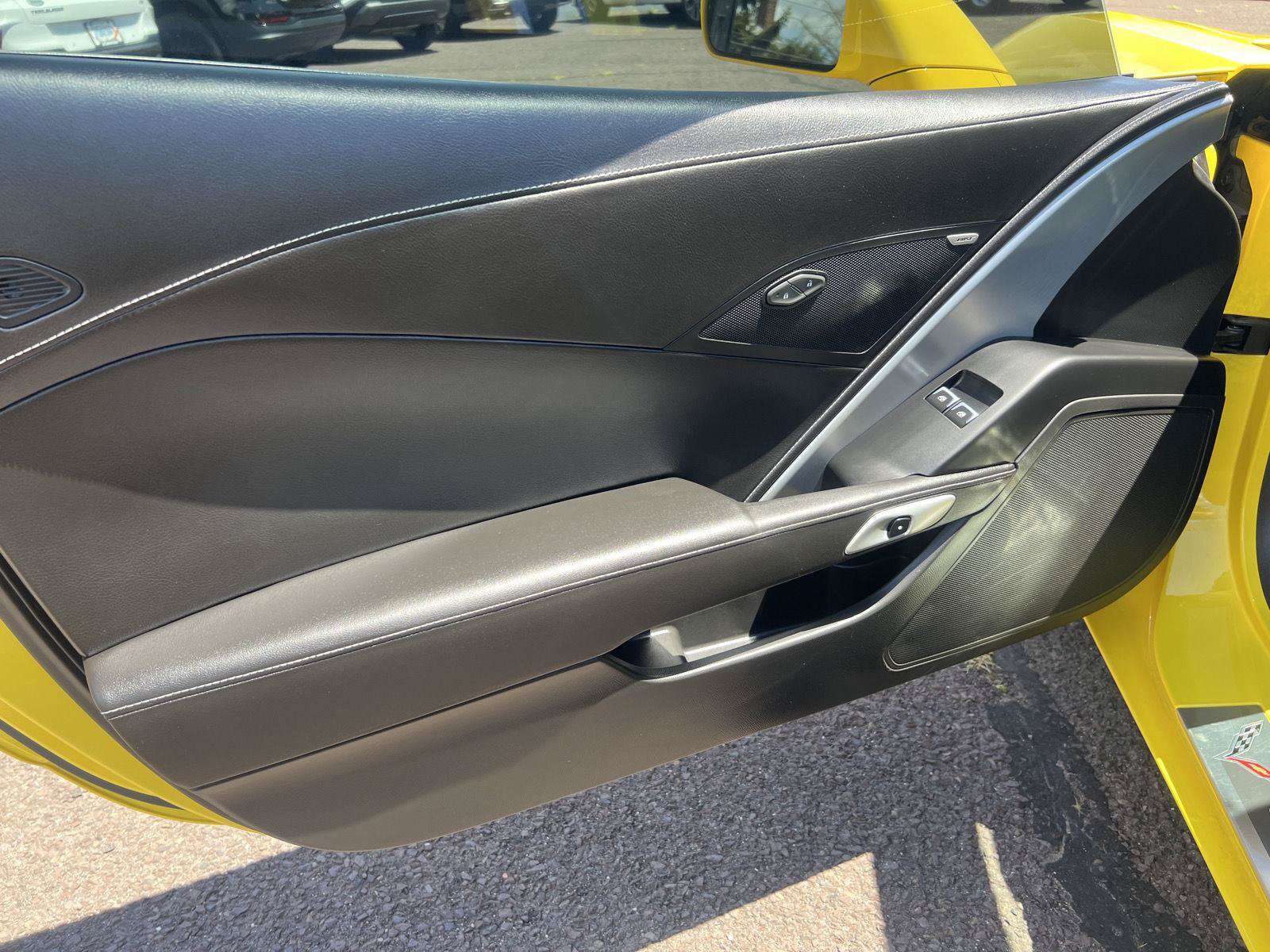 Used 2017 Chevrolet Corvette Stingray Coupe w/ 1LT RWD image 11
