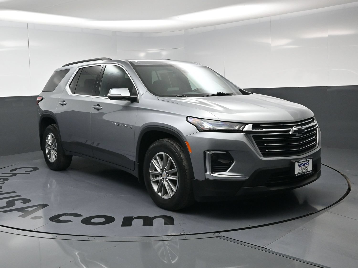 Used 2023 Chevrolet Traverse LT AWD/4WD image 2