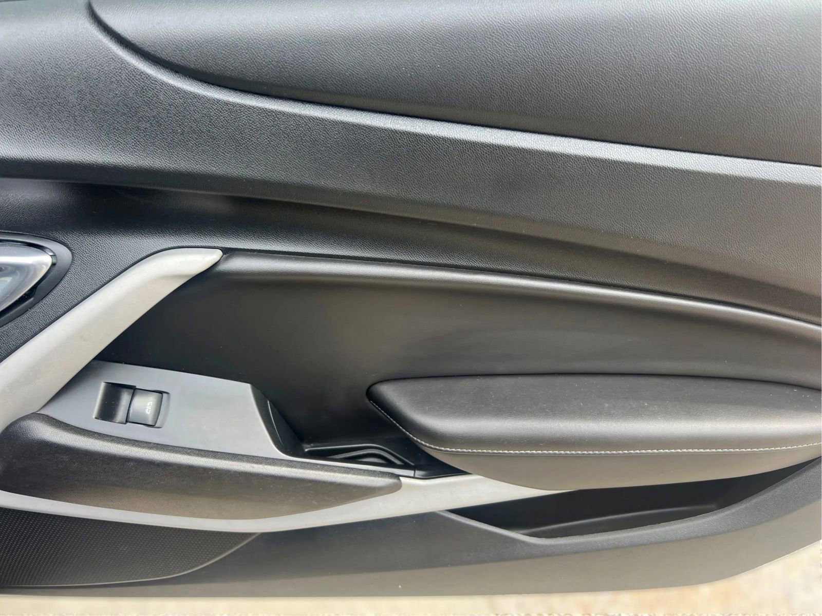 Used 2018 Chevrolet Camaro LS RWD image 22