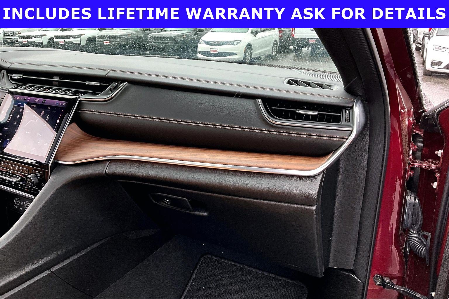 Used 2025 Jeep Grand Cherokee Summit w/ MOPAR Finishing Package AWD/4WD image 13
