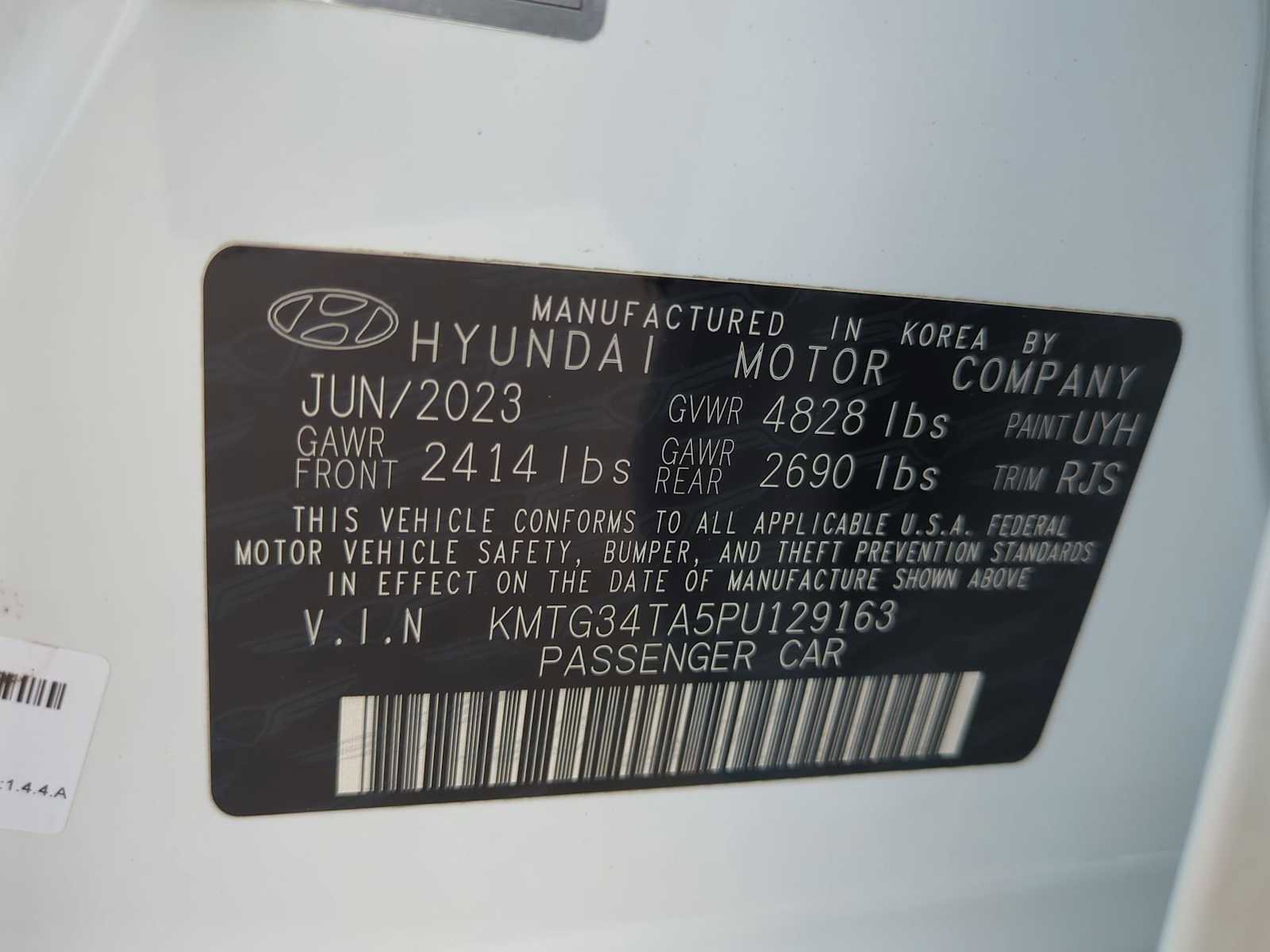 Used 2023 Genesis G70 2.0T AWD/4WD image 34