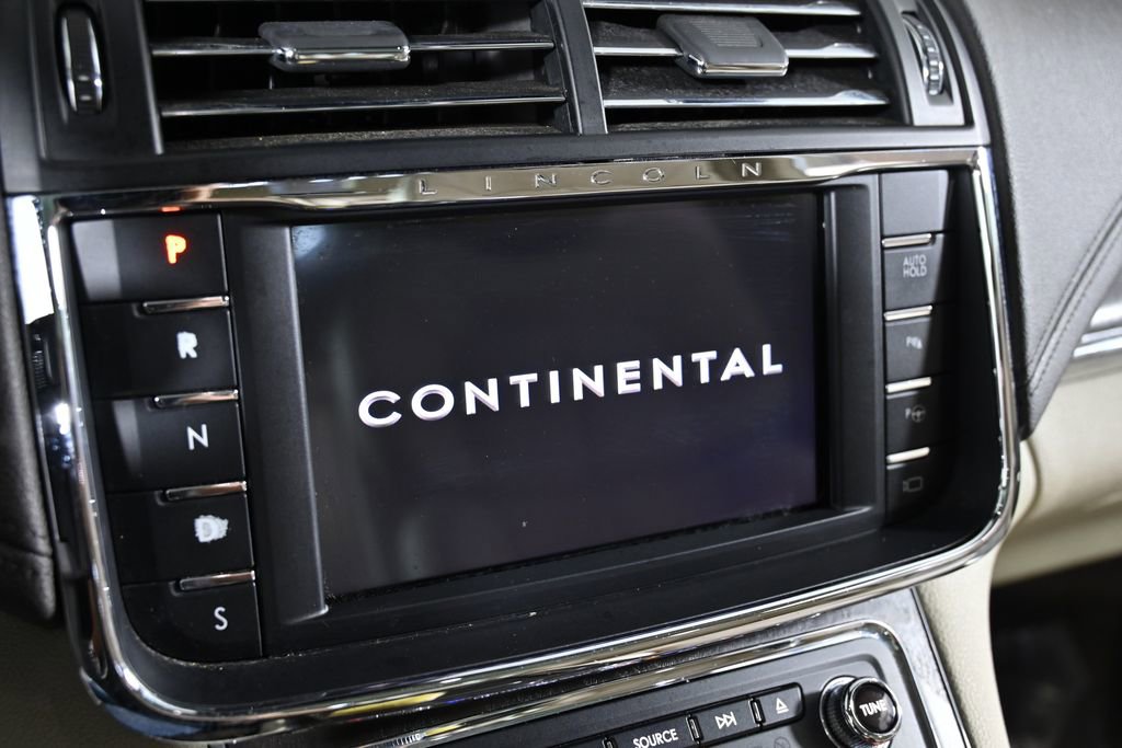 Used 2017 Lincoln Continental Reserve w/ Technology Package FWD image 16