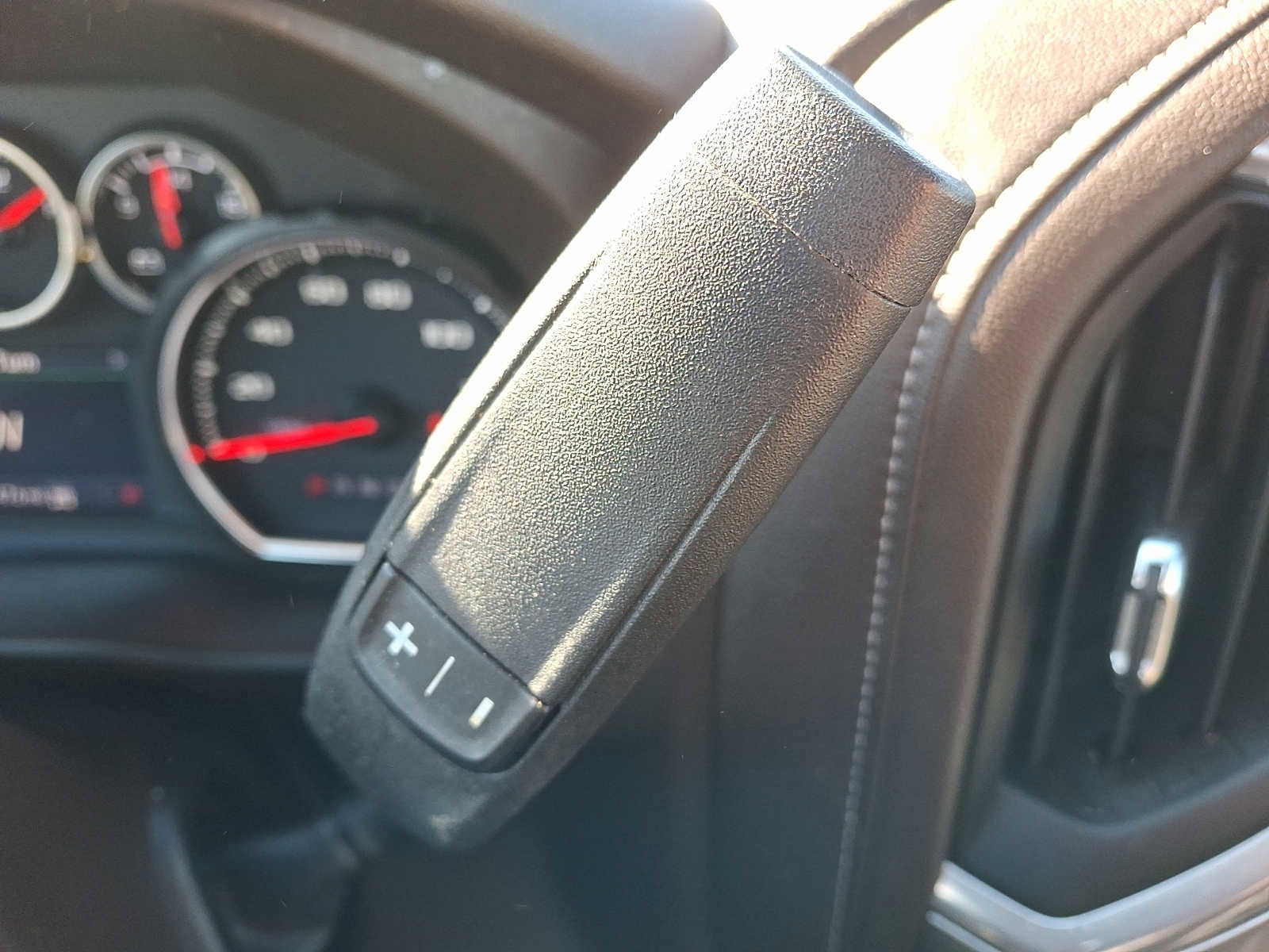 Used 2021 Chevrolet Silverado 1500 LT Trail Boss w/ Convenience Package II image 12