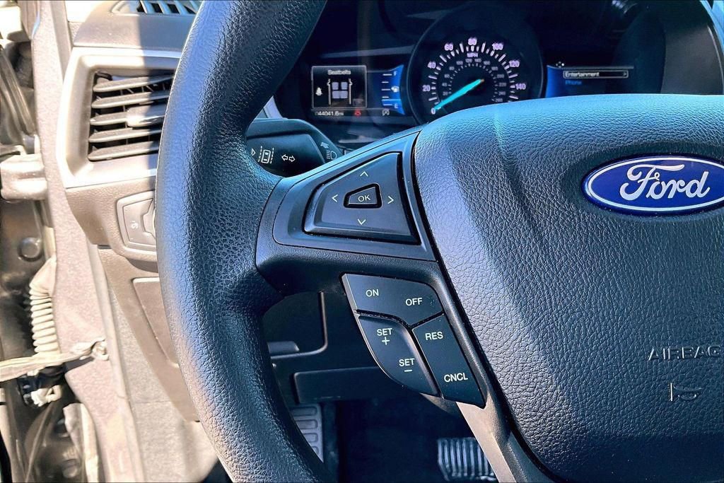 Used 2022 Ford Edge SE w/ Black Appearance Package image 18