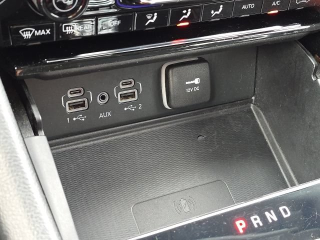 Used 2023 Jeep Grand Cherokee Laredo RWD image 36