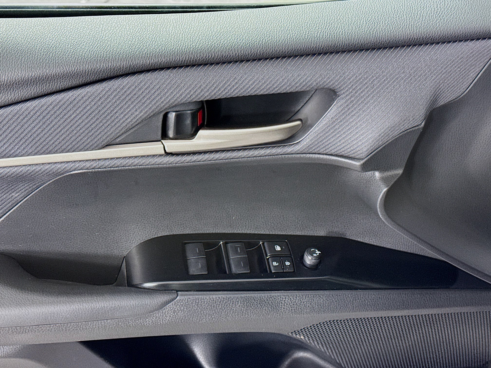 Certified 2025 Toyota Camry SE w/ Multimedia Upgrade Package FWD image 17