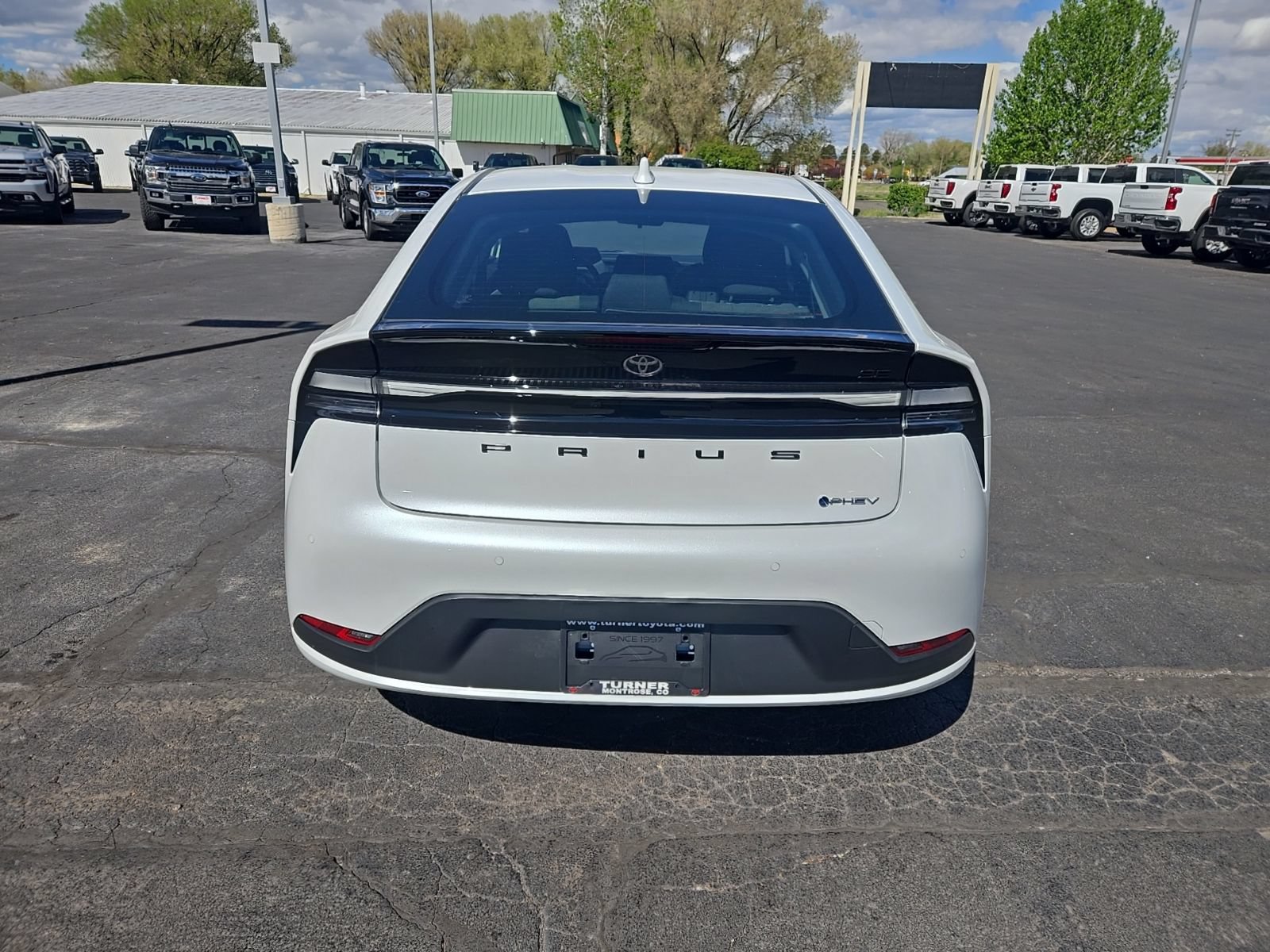 New 2025 Toyota Prius Plug-In Hybrid FWD image 4