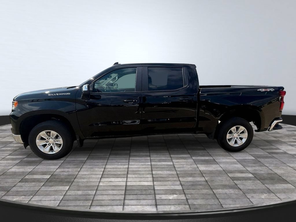 Used 2023 Chevrolet Silverado 1500 LT AWD/4WD image 4