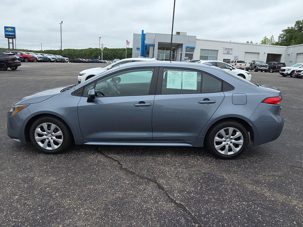 Used 2024 Toyota Corolla LE FWD image 5
