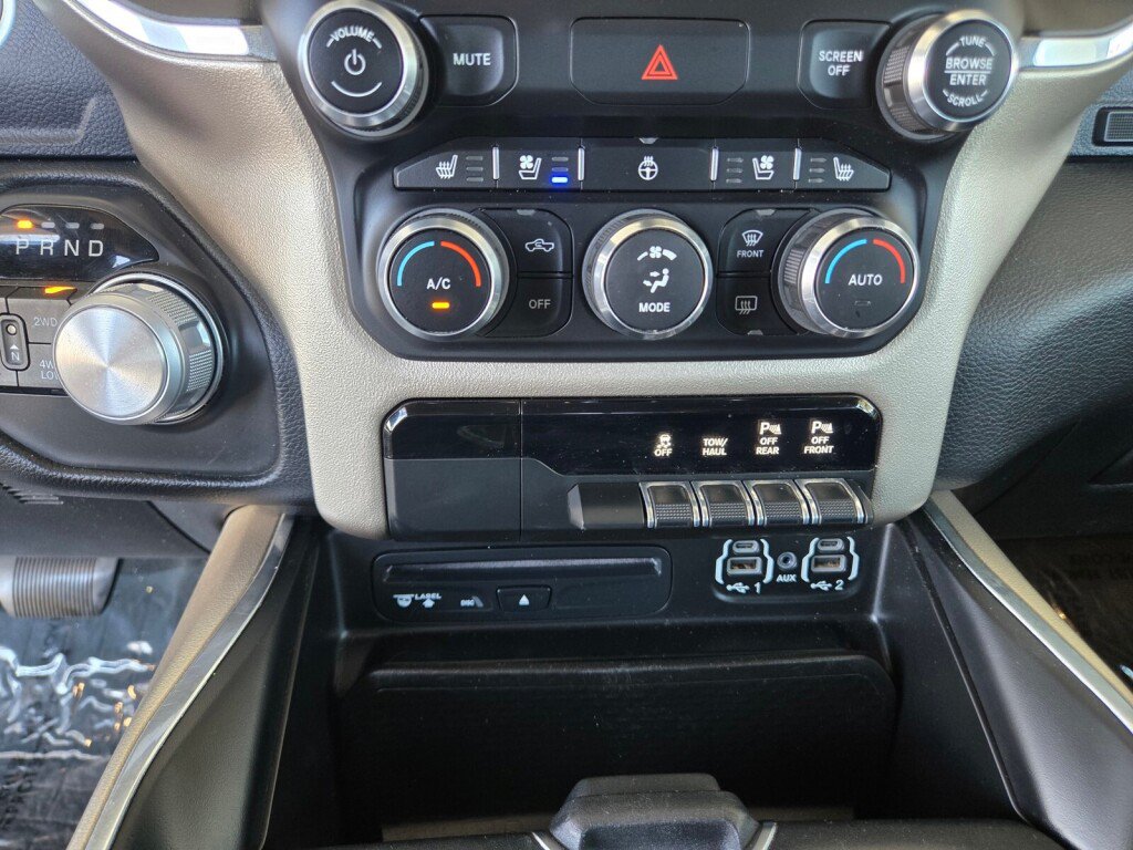 Used 2019 RAM 1500 Laramie AWD/4WD image 17