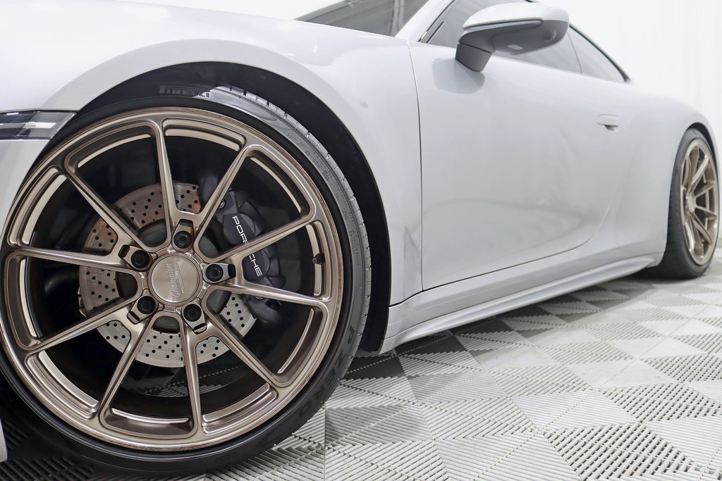 Used 2023 Porsche 911 Carrera image 5