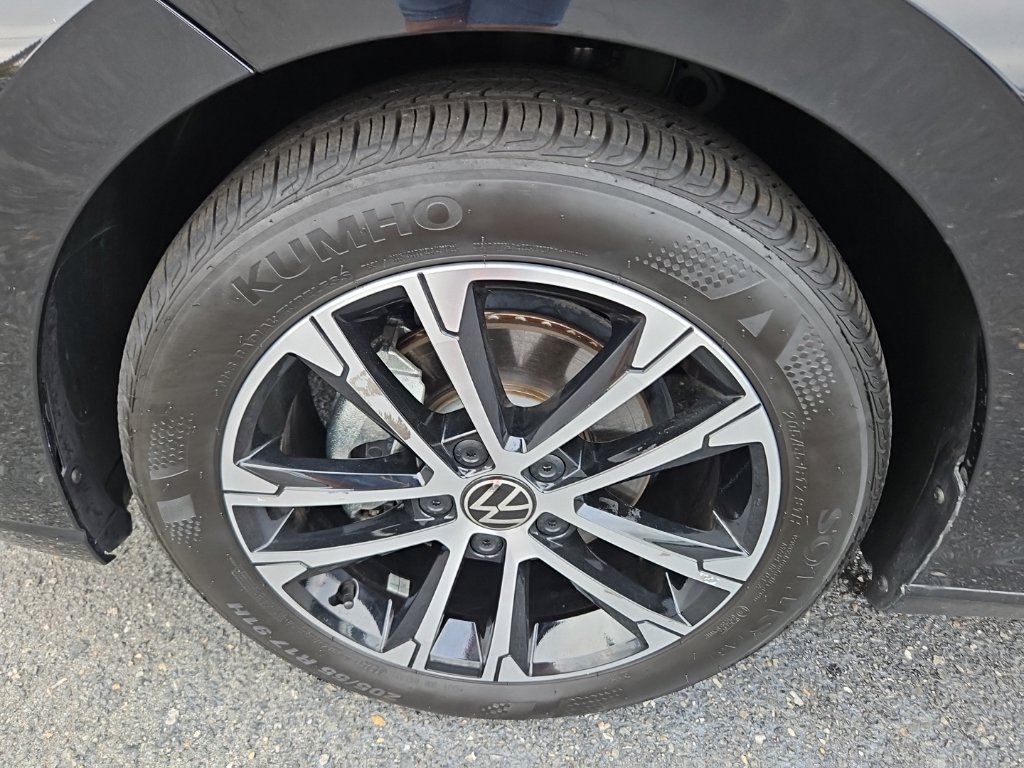 Used 2025 Volkswagen Jetta Sport FWD image 27