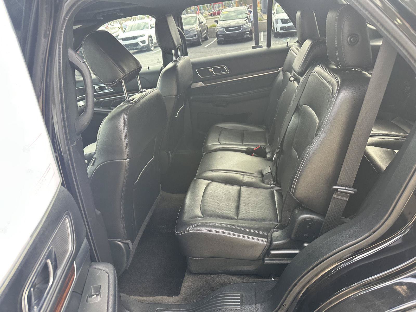 Used 2018 Ford Explorer Limited AWD/4WD image 28