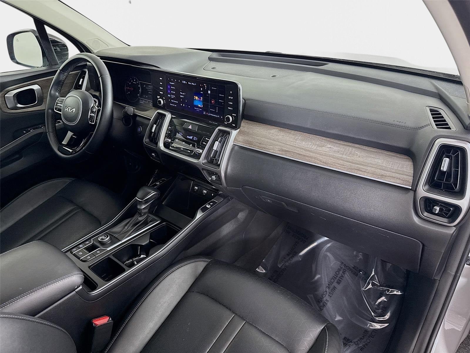 Certified 2022 Kia Sorento EX w/ Panoramic Sunroof Package FWD image 30