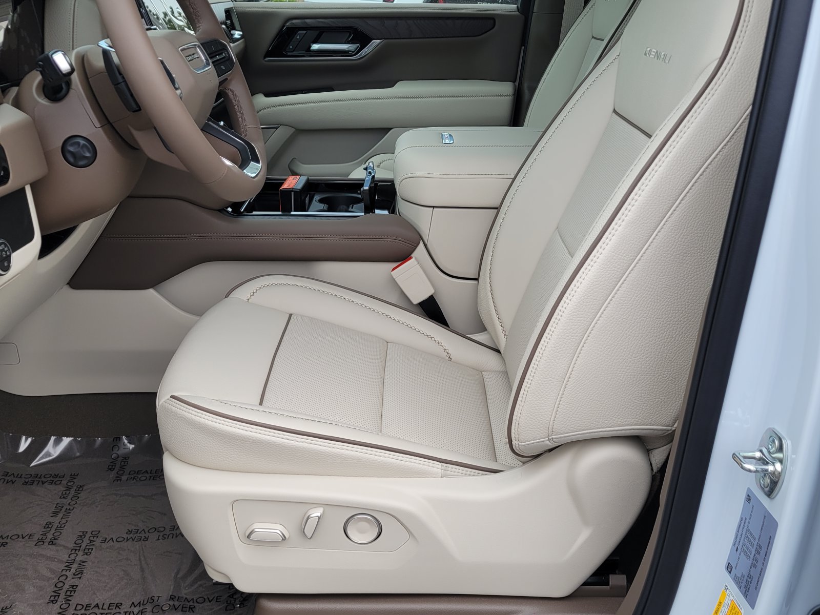 New 2026 GMC Yukon XL Denali AWD/4WD image 6
