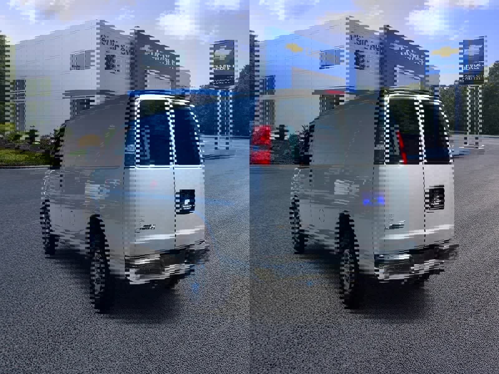 Certified 2019 Chevrolet Express 2500 w/ Chrome Appearance Package image 4