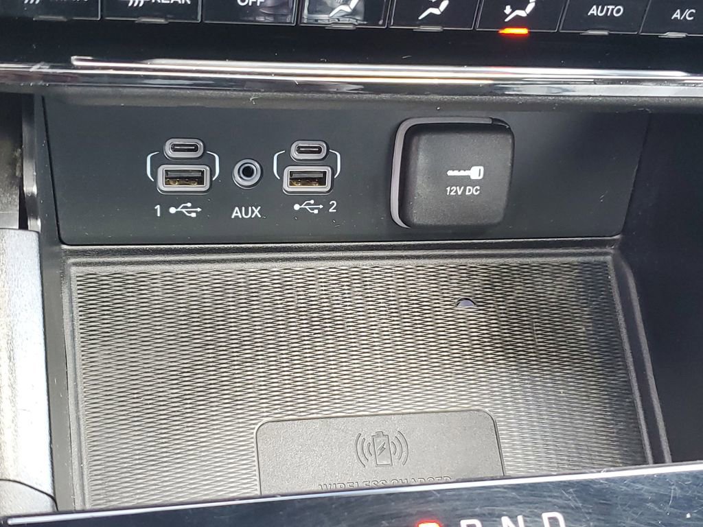 Used 2023 Jeep Grand Cherokee Altitude AWD/4WD image 22