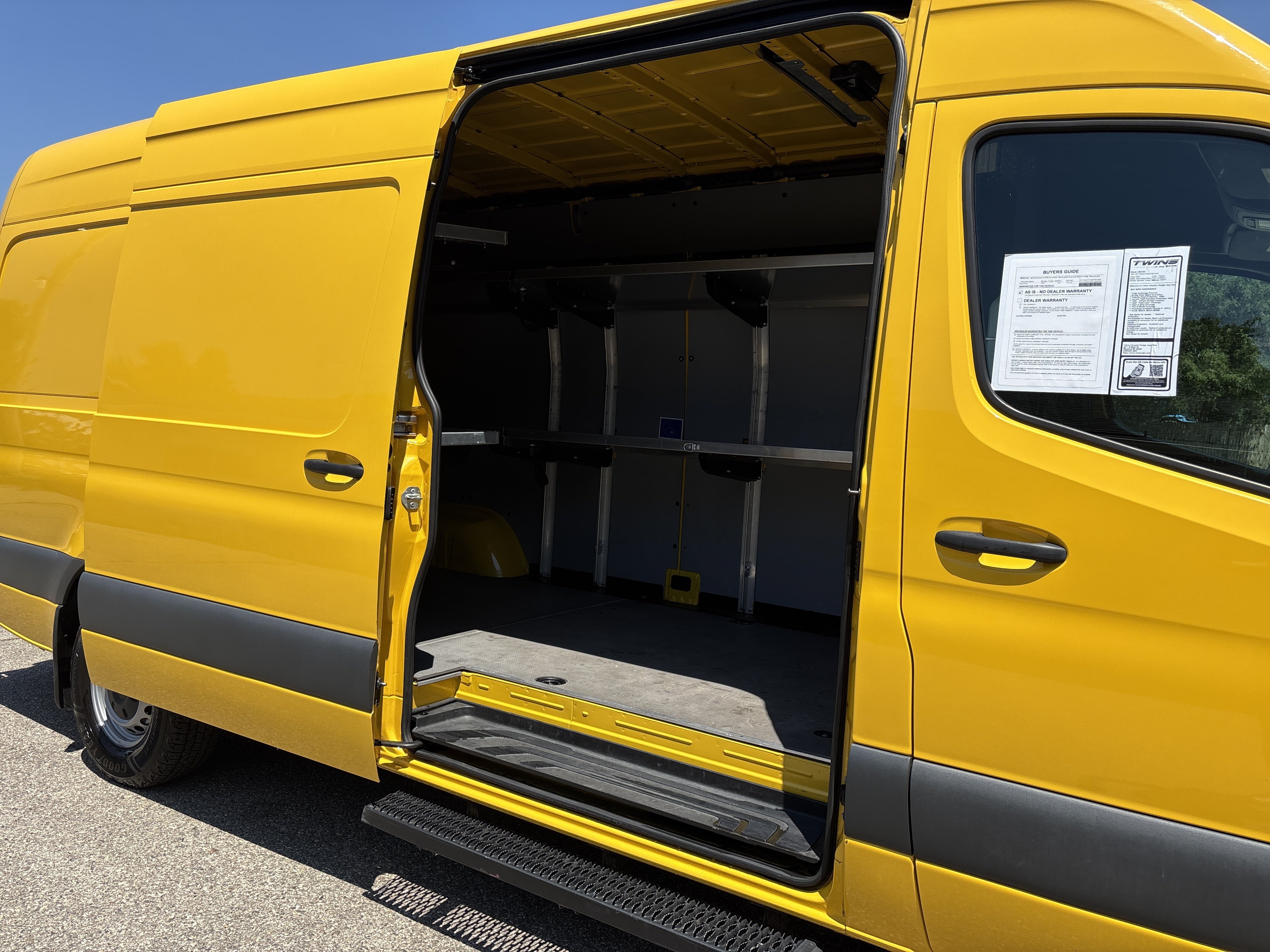 Used 2021 Mercedes-Benz Sprinter 2500 w/ Acoustic Package image 3