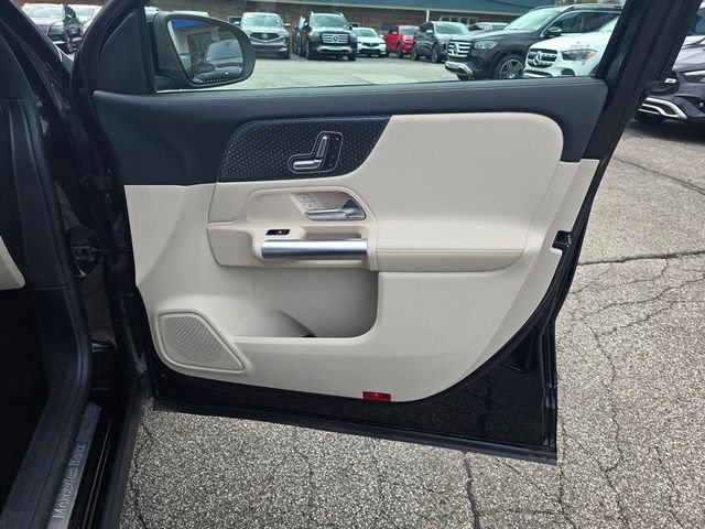 Certified 2025 Mercedes-Benz GLA 250 4MATIC image 21