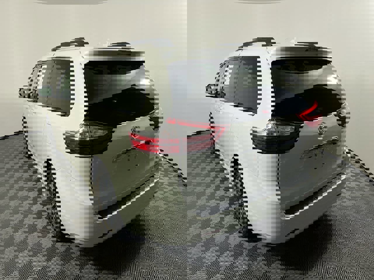 Used 2019 Toyota Sienna Limited Premium AWD/4WD image 5