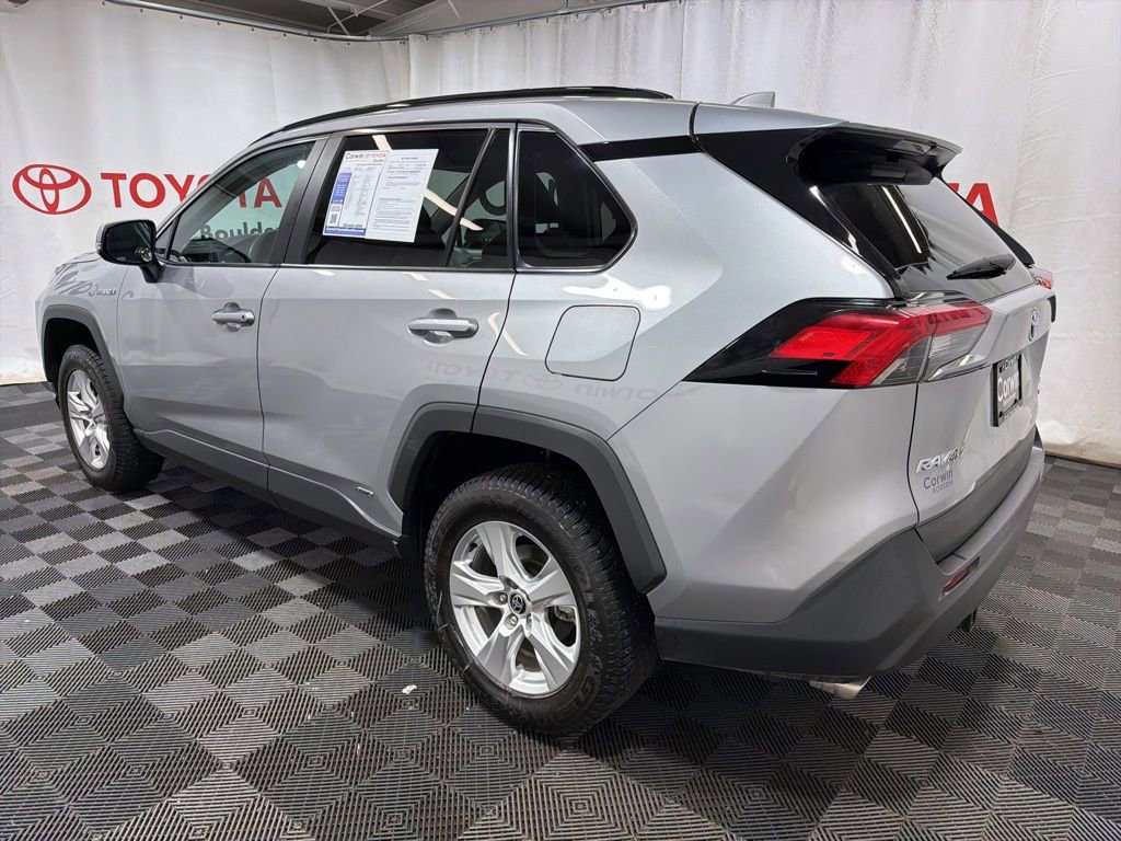 Used 2021 Toyota RAV4 XLE w/ XLE Grade Weather Package image 4