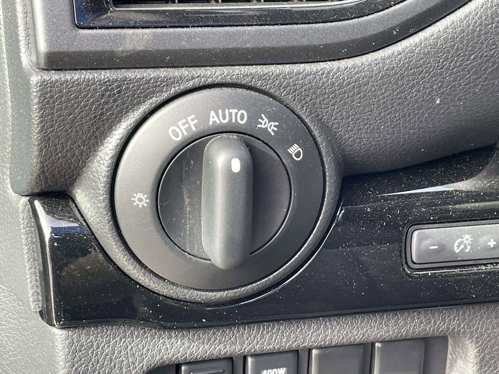 Used 2024 Nissan Titan SV w/ SV Bronze Edition Package image 18