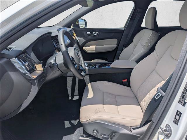 New 2026 Volvo XC60 T8 Plus w/ Climate Package PRO AWD/4WD image 4