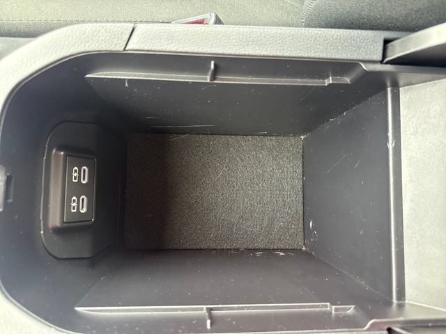 Used 2025 Toyota RAV4 XLE AWD/4WD image 25