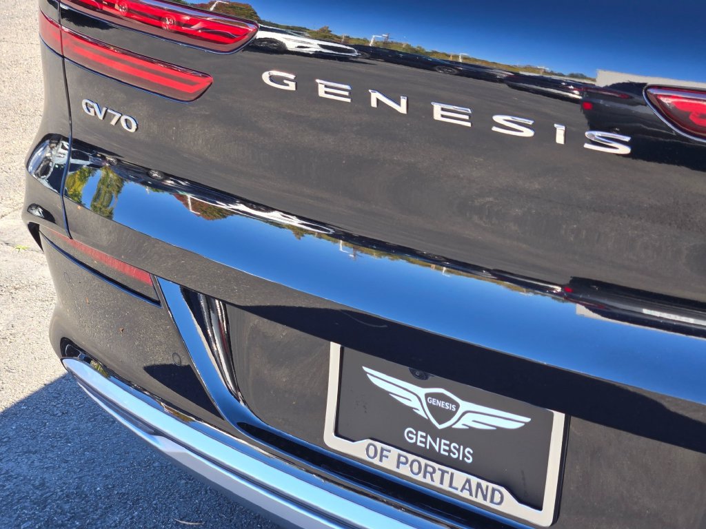 Used 2025 Genesis Electrified GV70 AWD/4WD image 14