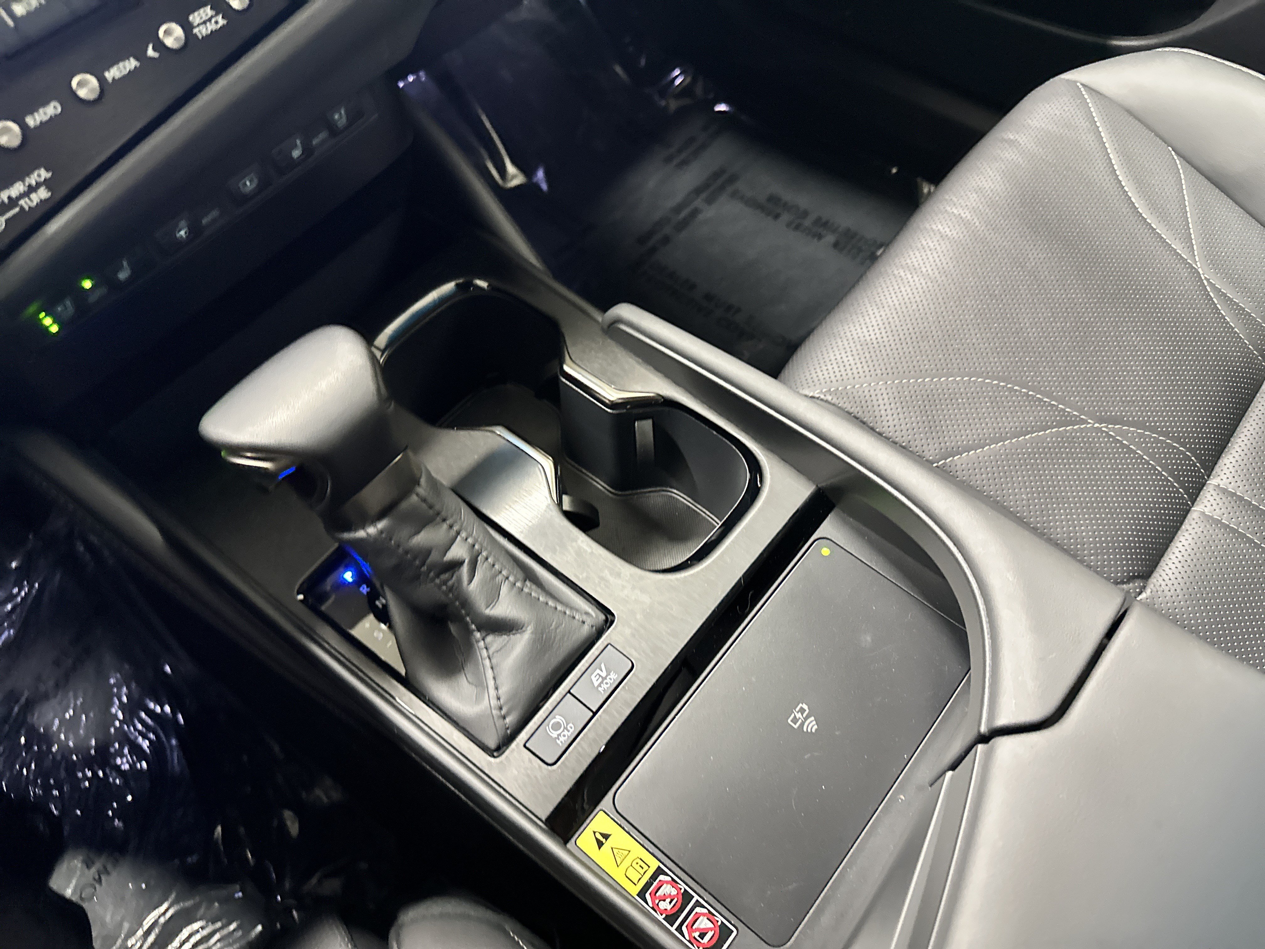 Certified 2025 Lexus ES 300h w/ Technology Package FWD image 26