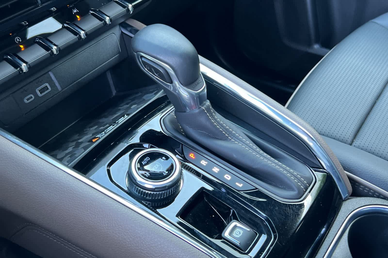 Used 2024 GMC Canyon Denali AWD/4WD image 21