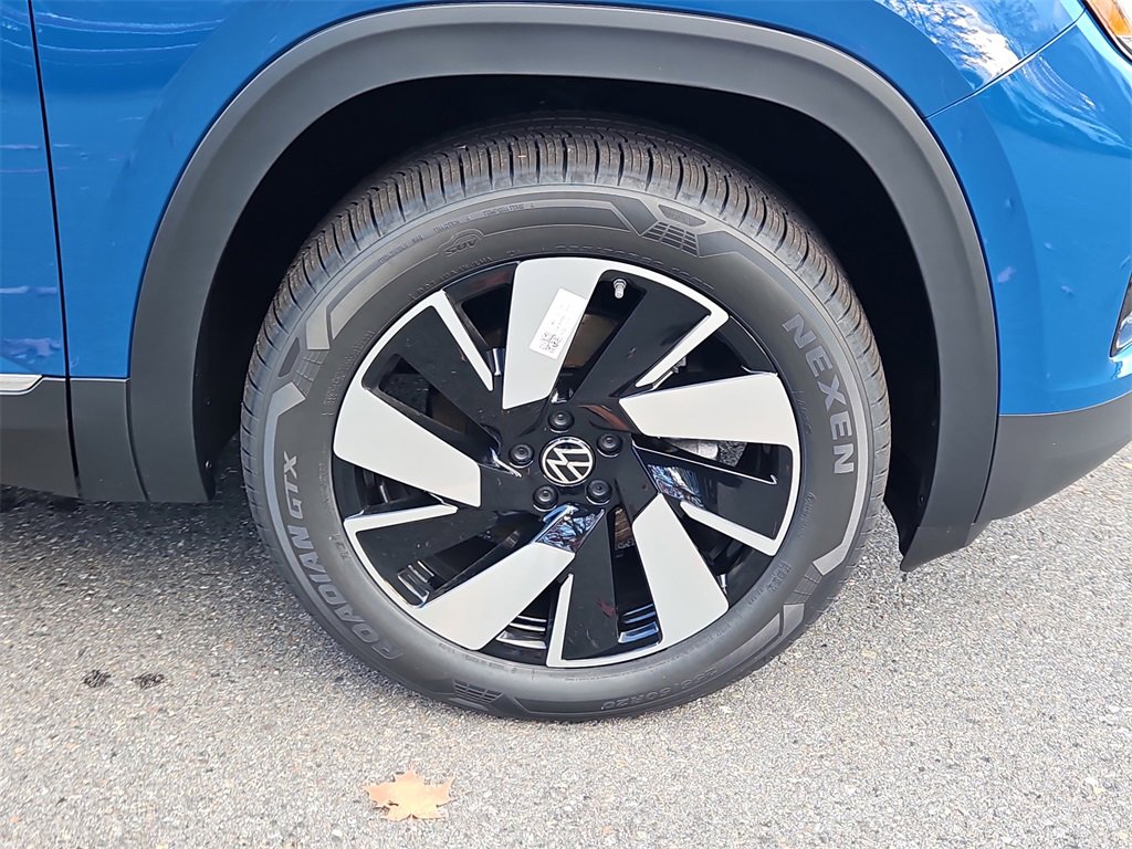 New 2026 Volkswagen Atlas Cross Sport SEL image 3