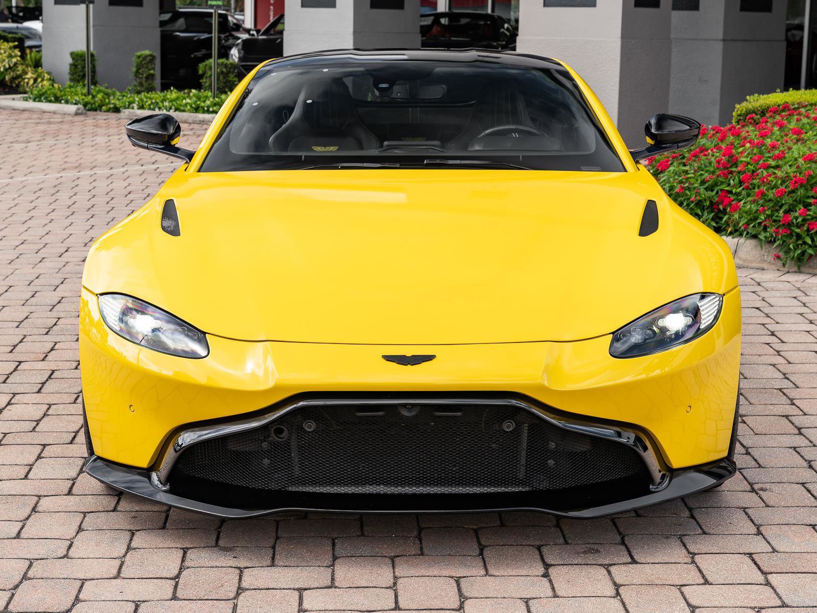 Used 2020 Aston Martin V8 Vantage Coupe image 13