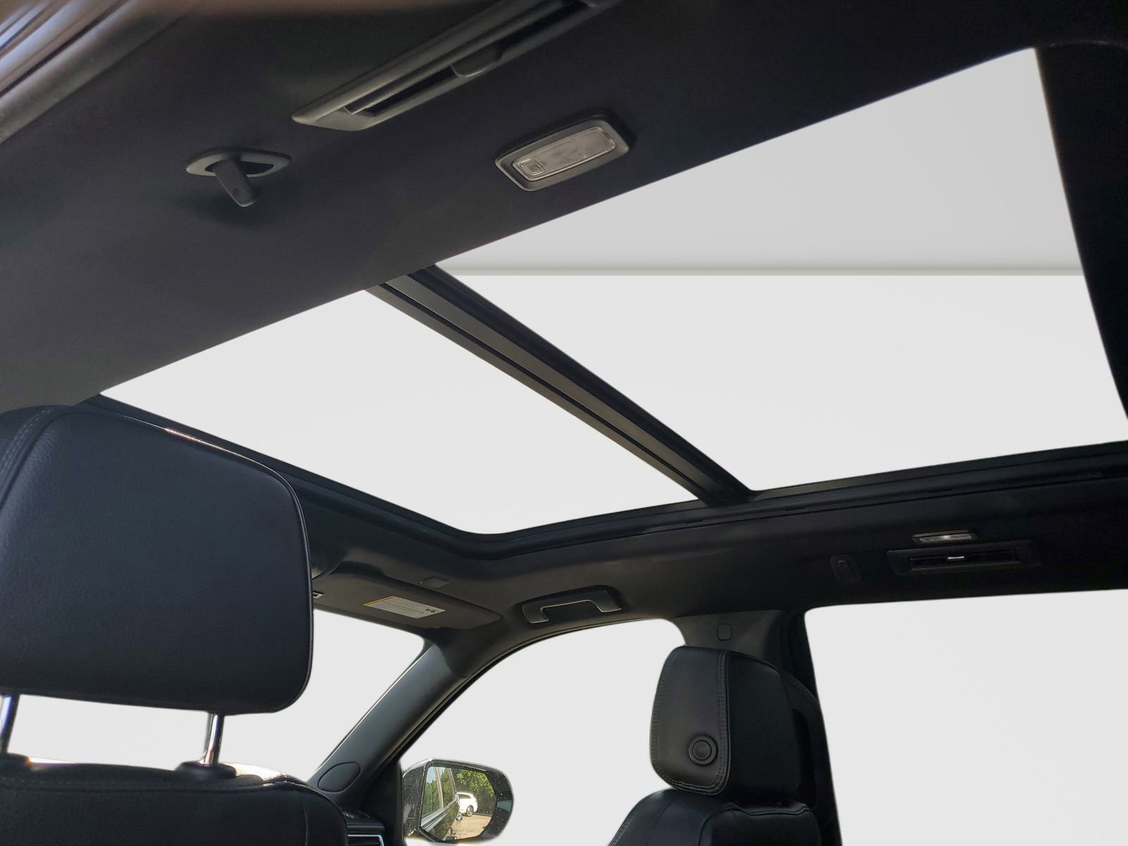 Used 2023 GMC Yukon Denali image 15