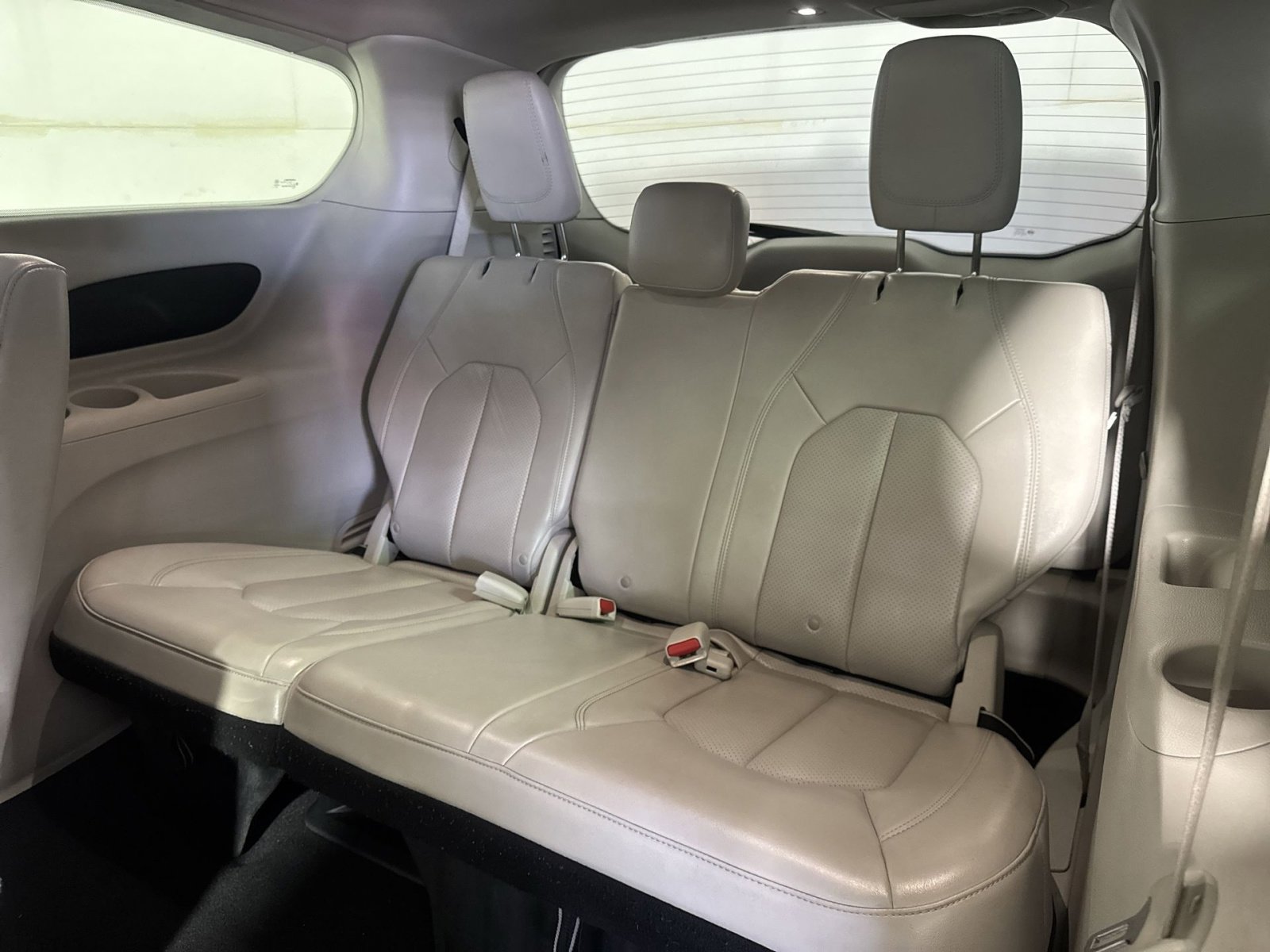 Used 2021 Chrysler Voyager Lxi image 26