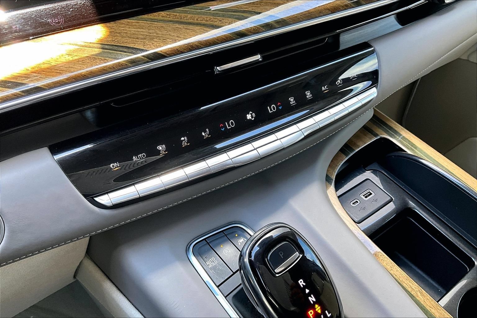 Used 2022 Cadillac Escalade Sport Platinum RWD image 34