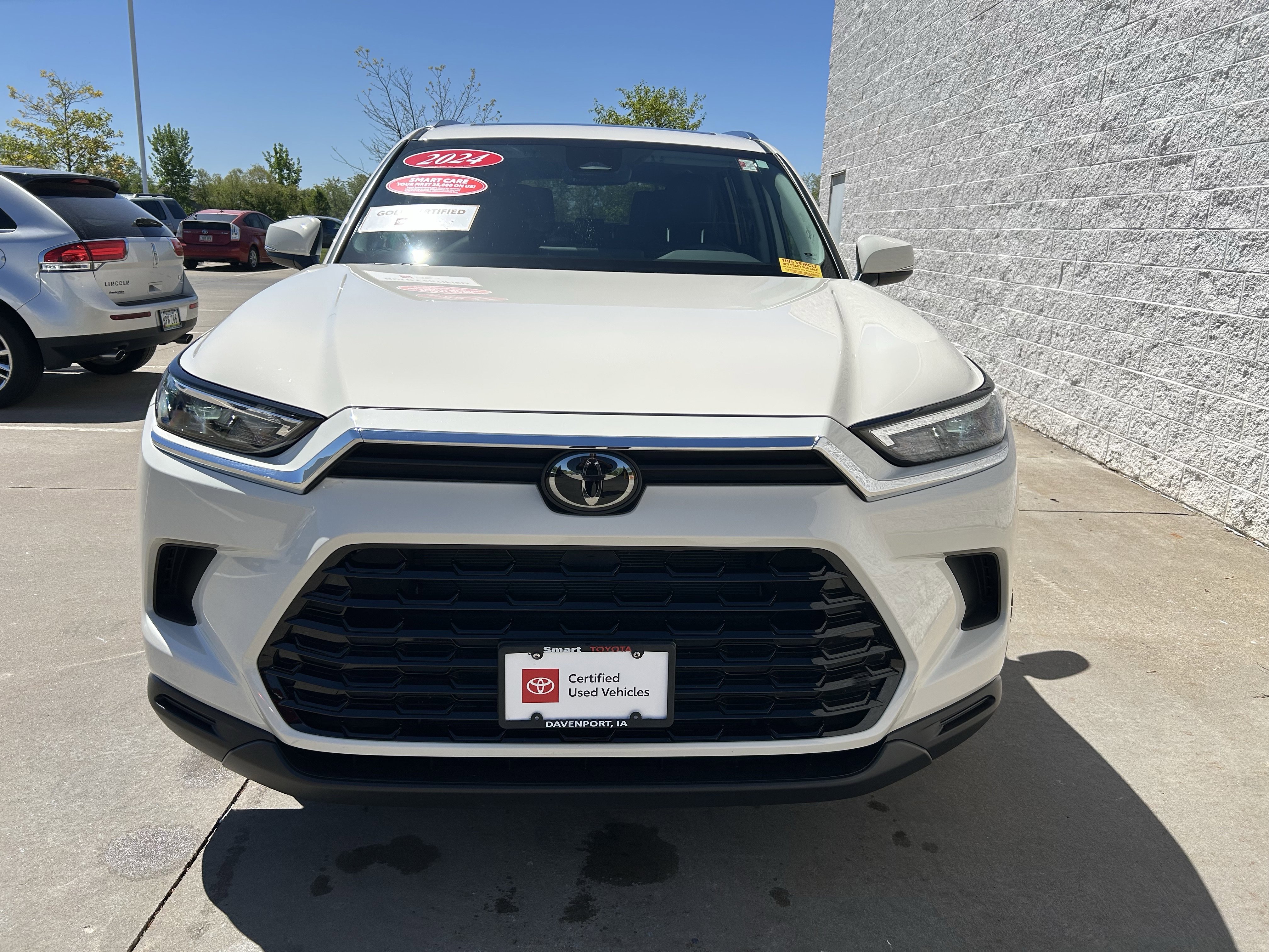 Used 2024 Toyota Grand Highlander AWD image 2
