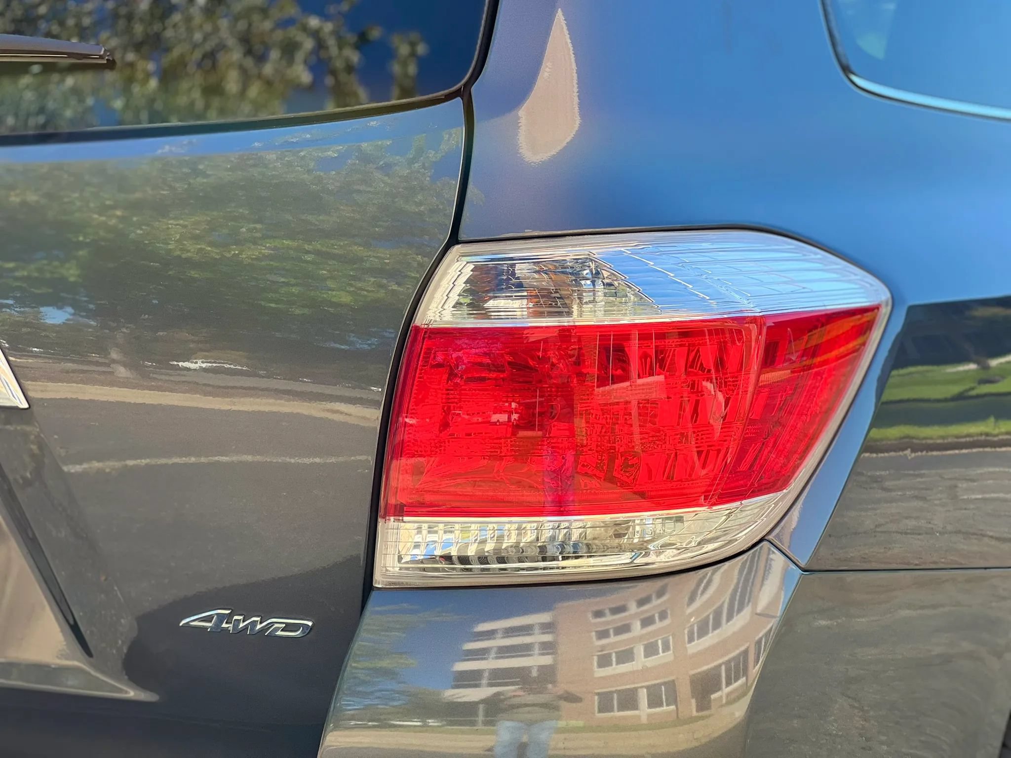 Used 2012 Toyota Highlander Limited w/ Tow Pkg AWD/4WD image 11
