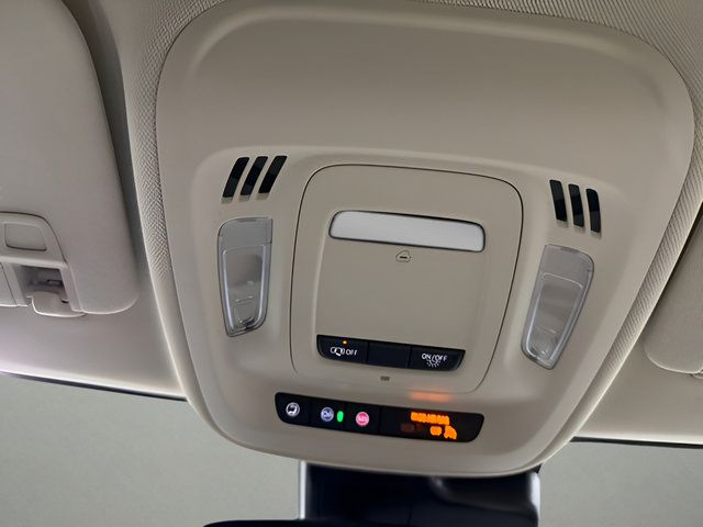 Used 2022 Buick Envision Essence w/ Technology Package I FWD image 22