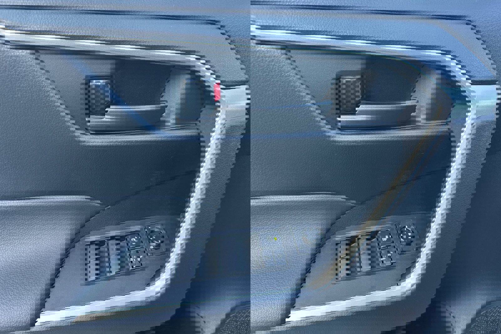 New 2025 Toyota RAV4 LE image 12