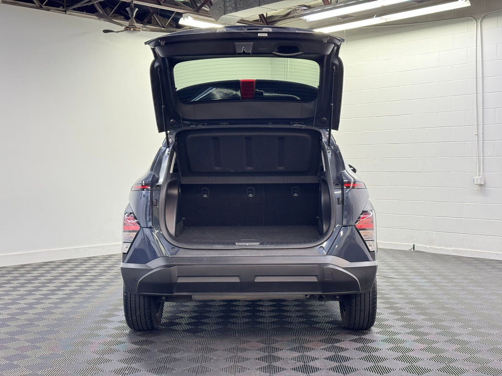 Used 2025 Hyundai Kona SEL image 28