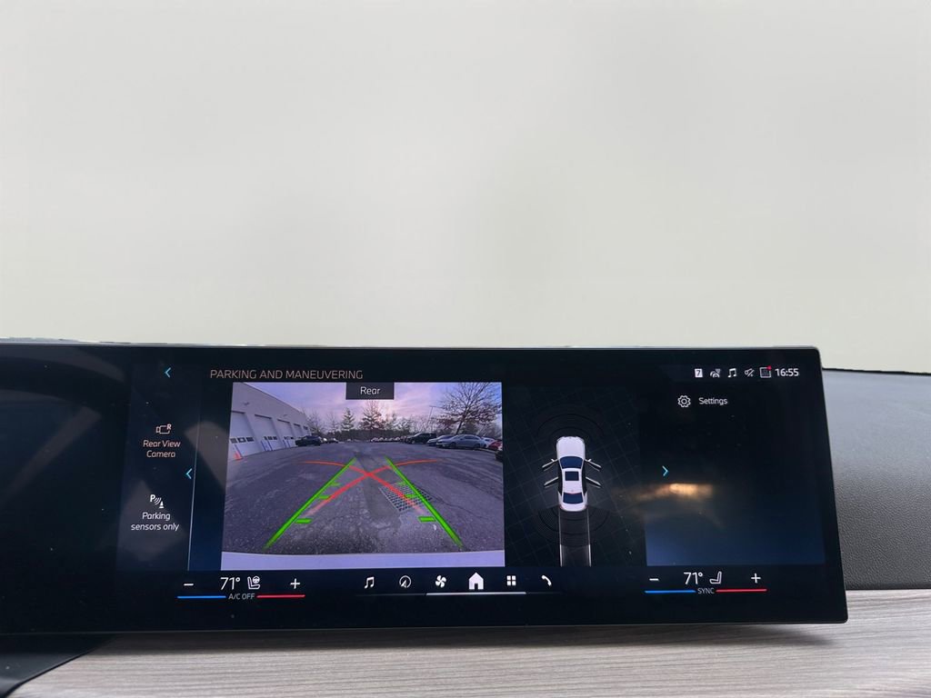 Used 2025 BMW 330i xDrive Sedan image 16