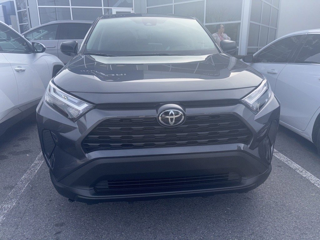Used 2025 Toyota RAV4 LE image 9
