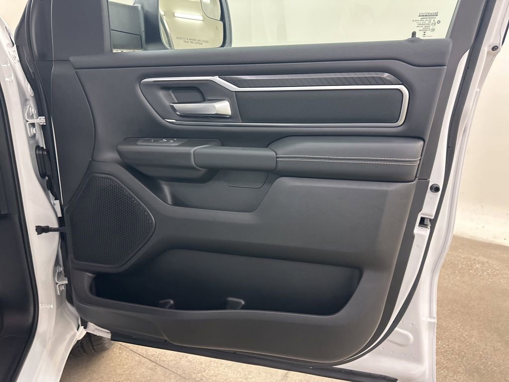 New 2026 RAM 1500 4x4 Crew Cab image 17
